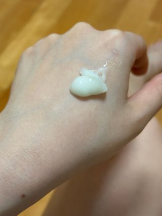 나우_ [리브엠] 화해 Best pick! 진정천재! 시카좀 카밍 워터 젤 크림 — 4.5점을 준 리뷰어가 2025년 5월 올린 사용 사진