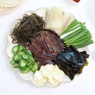 마라도푸드 포항 구룡포 햇 과메기 야채세트 마라도회식당 꽁치 — 5점을 준 리뷰어가 2024년 1월 올린 사용 사진