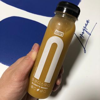 BLENDY'S 핑크 스무디+블론디 스무디 — 3.5점을 준 리뷰어가 2021년 9월 올린 사용 사진