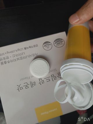 [슬림드랍 레몬맛] 건기식 다이어트 보조제 겸 비타민 — 5점을 준 리뷰어가 2022년 1월 올린 사용 사진