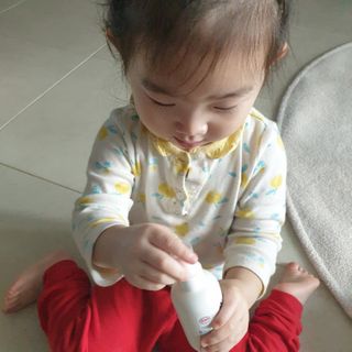 mom e 맘이 내추럴 베이비 케어 크림+바디오일 — 4점을 준 리뷰어가 2021년 1월 올린 사용 사진