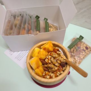[그래한끼] 무설탕/저당 시리얼타입 수제그래놀라 (40gX10개) — 5점을 준 리뷰어가 2022년 7월 올린 사용 사진