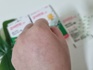 [큐어반H 스팟] 자외선 99프로 차단되는 스틱타입 스팟밴드(1팩 / 66매입) — 4.5점을 준 리뷰어가 2022년 11월 올린 사용 사진