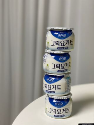 매일바이오 그릭요거트 오리지널 플레인 4개, 로스터리 커피믹스 4개 — 5점을 준 리뷰어가 2021년 12월 올린 사용 사진
