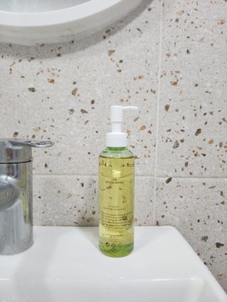 스킨큐어 산다화 순한 클렌징 동백 오일 200ml — 5점을 준 리뷰어가 2023년 8월 올린 사용 사진