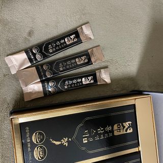 헬스업_천명진프리미엄홍삼스틱_10ml x 30포 — 5점을 준 리뷰어가 2021년 2월 올린 사용 사진