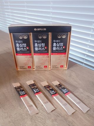 서울약사신협_투데이홍삼정플러스스틱_10g x 30포 — 5점을 준 리뷰어가 2021년 2월 올린 사용 사진