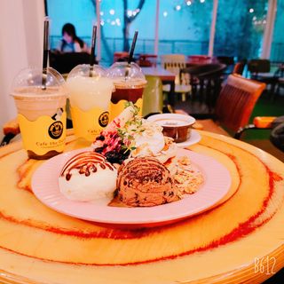 카페 더달달 [더달달 역삼점] 팬케이크 or 와플 + 음료2 + 쇼콜라1 — 5점을 준 리뷰어가 2021년 11월 올린 사용 사진