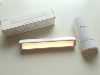 아카라 어두울 때만 켜지는 스마트 무선 센서등 — 5점을 준 리뷰어가 2021년 11월 올린 사용 사진