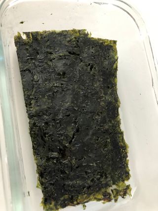 [해림맛김] 들기름에 구운 바삭바삭 김 4종 세트 + 1종 랜덤발송 총5개입 — 5점을 준 리뷰어가 2021년 2월 올린 사용 사진