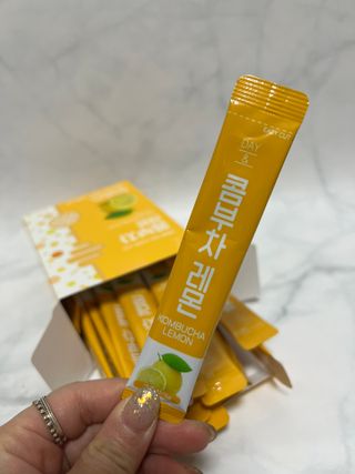 참앤들황토농원 7가지 맛! 탄산 톡톡! 스파클링! 데이앤 콤부차 7종 10포 1박스씩 ★총 7박스★ — 5점을 준 리뷰어가 2023년 2월 올린 사용 사진