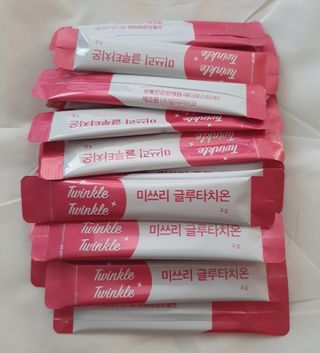 메디포스트 모비타 미쓰리 글루타치온 30포 — 5점을 준 리뷰어가 2022년 12월 올린 사용 사진