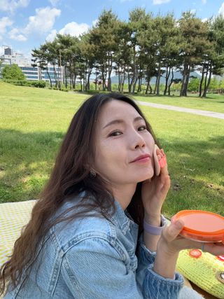 광동생활건강 MF[광동] 비타500✨주름개선·미백·SPF50+🌞퍼펙트쉴드 빅 선쿠션 본품 — 5점을 준 리뷰어가 2024년 5월 올린 사용 사진