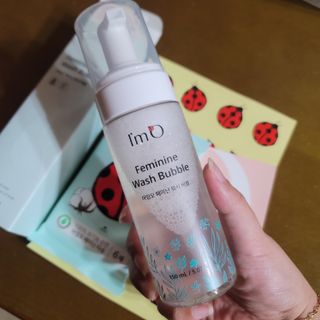 아임오 페미닌워시 150ML + 페미닌티슈6입 + 아임오스티커 + 쿠폰북 — 5점을 준 리뷰어가 2021년 10월 올린 사용 사진