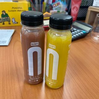 BLENDY'S 핑크 스무디+블론디 스무디 — 5점을 준 리뷰어가 2021년 11월 올린 사용 사진