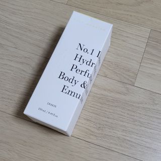 줄라이 모닝 _ JULY MORNING 줄라이모닝 하이드레이팅 퍼퓸드 바디앤핸드 에멀젼 — 5점을 준 리뷰어가 2021년 9월 올린 사용 사진