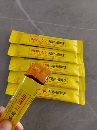자연에온 경남제약 비타민 쉬머 저분자콜라겐 20g x 30포 — 5점을 준 리뷰어가 2021년 12월 올린 사용 사진