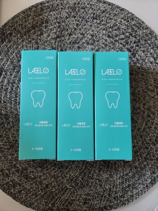 치과에서 쓰는 치약 _ 라벨제로 저불소 꼬마, 키즈, 유아, 베이비, 주니어 안전한 어린이치약 — 5점을 준 리뷰어가 2022년 12월 올린 사용 사진