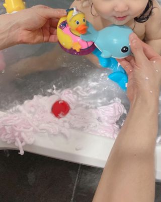 주식회사 권브라더스 [권브라더스] 목욕놀이 필수템, 핑키공주 유아버블클렌저 300ml 대용량 몽글몽글 구름 속 딸기향 — 5점을 준 리뷰어가 2022년 1월 올린 사용 사진