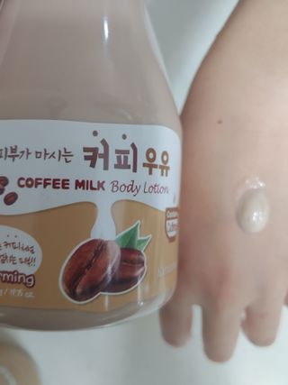 [과일나라] 피부가 마시는 커피우유 바디클렌저&바디로션 — 4점을 준 리뷰어가 2022년 3월 올린 사용 사진
