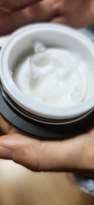 오투에니원 갈락토미세스 비타민 C 프리미엄 블랙스완 크림 50g — 5점을 준 리뷰어가 2023년 1월 올린 사용 사진