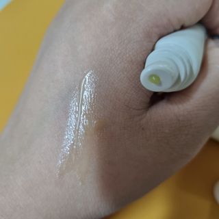 [후르디아] 올리브영 착한보습 비건 립버터 2종 — 5점을 준 리뷰어가 2022년 10월 올린 사용 사진