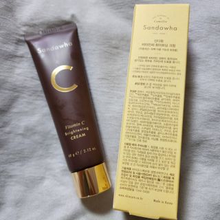 산다화 비타민C 화이트닝 크림 — 5점을 준 리뷰어가 2023년 10월 올린 사용 사진