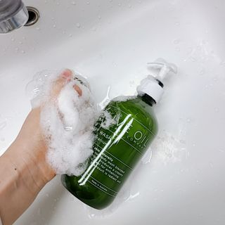 올리브 오일 스킨케어 컴퍼니 [OOSC] 향기로운 보습 로즈 제라늄 바디워시 500ml — 5점을 준 리뷰어가 2021년 4월 올린 사용 사진