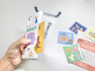 글루미즈 유기견후원 케이스 — 5점을 준 리뷰어가 2022년 8월 올린 사용 사진