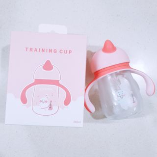 유비맘 트라이탄 코니빨대컵_컬러 랜덤 발송 — 5점을 준 리뷰어가 2021년 3월 올린 사용 사진