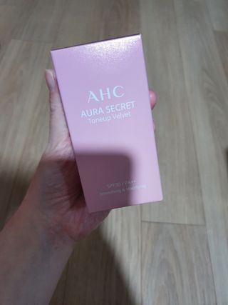AHC 아우라 시크릿 톤업 벨벳 — 5점을 준 리뷰어가 2021년 4월 올린 사용 사진