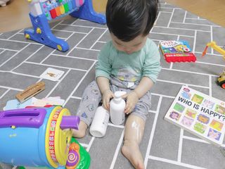 mom e 맘이 내추럴 베이비 케어 샴푸앤바스+로션 — 5점을 준 리뷰어가 2021년 1월 올린 사용 사진