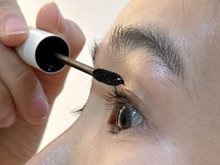 더소설 소설 블랙아이래쉬 세럼 10g(SOSEOL BLACK EYELASH SERUM 10g) — 5점을 준 리뷰어가 2023년 12월 올린 사용 사진