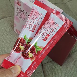 헬스업_쁘띠쁘띠석류콜라겐젤리_20g x 14포 — 5점을 준 리뷰어가 2021년 2월 올린 사용 사진
