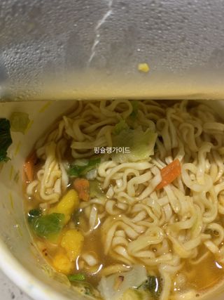 NISSIN 닛신 컵누들  4종 - 씨푸드오리지날, 씨푸드 스파이시, 씨푸드 커리, 씨푸드 XO소스 — 5점을 준 리뷰어가 2022년 3월 올린 사용 사진