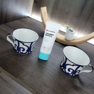 리더스코스메틱 리더스 카밍 바이오틱스 선 에센스 SPF 50+ PA++++ — 5점을 준 리뷰어가 2022년 8월 올린 사용 사진