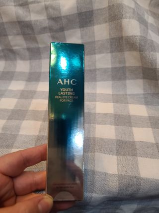[NEW 탄력유턴 아이크림] AHC 유스 래스팅 리얼 아이크림 포 페이스 — 5점을 준 리뷰어가 2021년 3월 올린 사용 사진