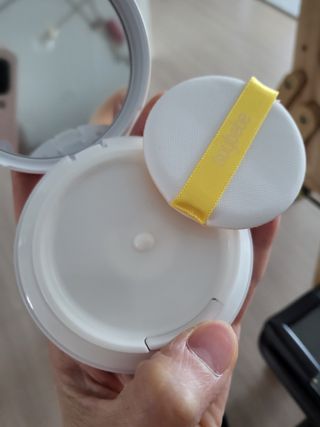 소이베베X신비아파트 모이스쳐 선팩트 SPF50+ PA+++ — 5점을 준 리뷰어가 2023년 4월 올린 사용 사진