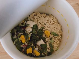 NISSIN 닛신 컵누들  4종 - 씨푸드오리지날, 씨푸드 스파이시, 씨푸드 커리, 씨푸드 XO소스 — 5점을 준 리뷰어가 2022년 5월 올린 사용 사진