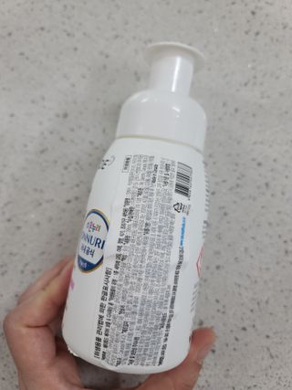 에티튜드 천연 젖병세정제 무향 아토베이비 폼타입 (295ml) 천연 친환경 비건 — 5점을 준 리뷰어가 2022년 8월 올린 사용 사진