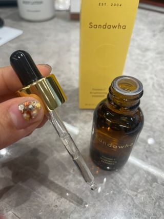 스킨큐어 산다화 비타민c 화이트닝 에센스 30ml — 5점을 준 리뷰어가 2024년 1월 올린 사용 사진