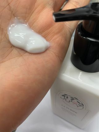 줄라이 모닝 _ JULY MORNING 줄라이모닝 하이드레이팅 퍼퓸드 바디앤핸드 에멀젼 — 5점을 준 리뷰어가 2021년 9월 올린 사용 사진