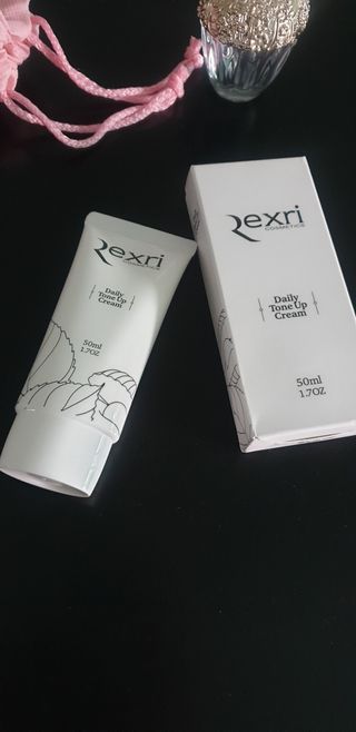 렉스리 데일리 톤업 크림 Rexri Daily Tone Up Cream — 5점을 준 리뷰어가 2022년 7월 올린 사용 사진