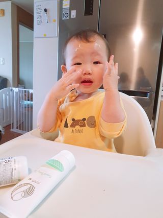 mom e 맘이 내추럴 베이비 케어 크림+바디오일 — 4점을 준 리뷰어가 2021년 1월 올린 사용 사진