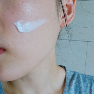 AYU25[아유트웬티파이브]다마스크로즈워터 베이스 천연 수분 촉촉 크림 — 4점을 준 리뷰어가 2021년 4월 올린 사용 사진