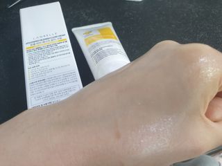 랑벨 비타 에너지 잡티 크림 75ml (피부 속 기미완화크림) — 5점을 준 리뷰어가 2022년 6월 올린 사용 사진