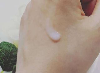 리더스코스메틱 리더스 카밍 바이오틱스 에센스 워터 — 5점을 준 리뷰어가 2021년 1월 올린 사용 사진