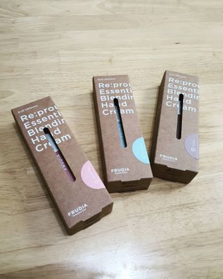 [후르디아] 끈적임 없는 착한성분 비건  핸드크림 3종 — 5점을 준 리뷰어가 2021년 2월 올린 사용 사진