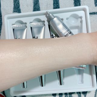 아이디플라코스메틱 아이디 브이로직 플러스 크림 15ml X 4EA — 4.5점을 준 리뷰어가 2022년 1월 올린 사용 사진