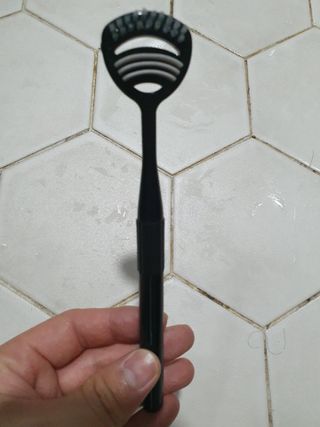 크리오 클리어스 혀백태제거 구취관리 혀클리너 — 5점을 준 리뷰어가 2021년 3월 올린 사용 사진